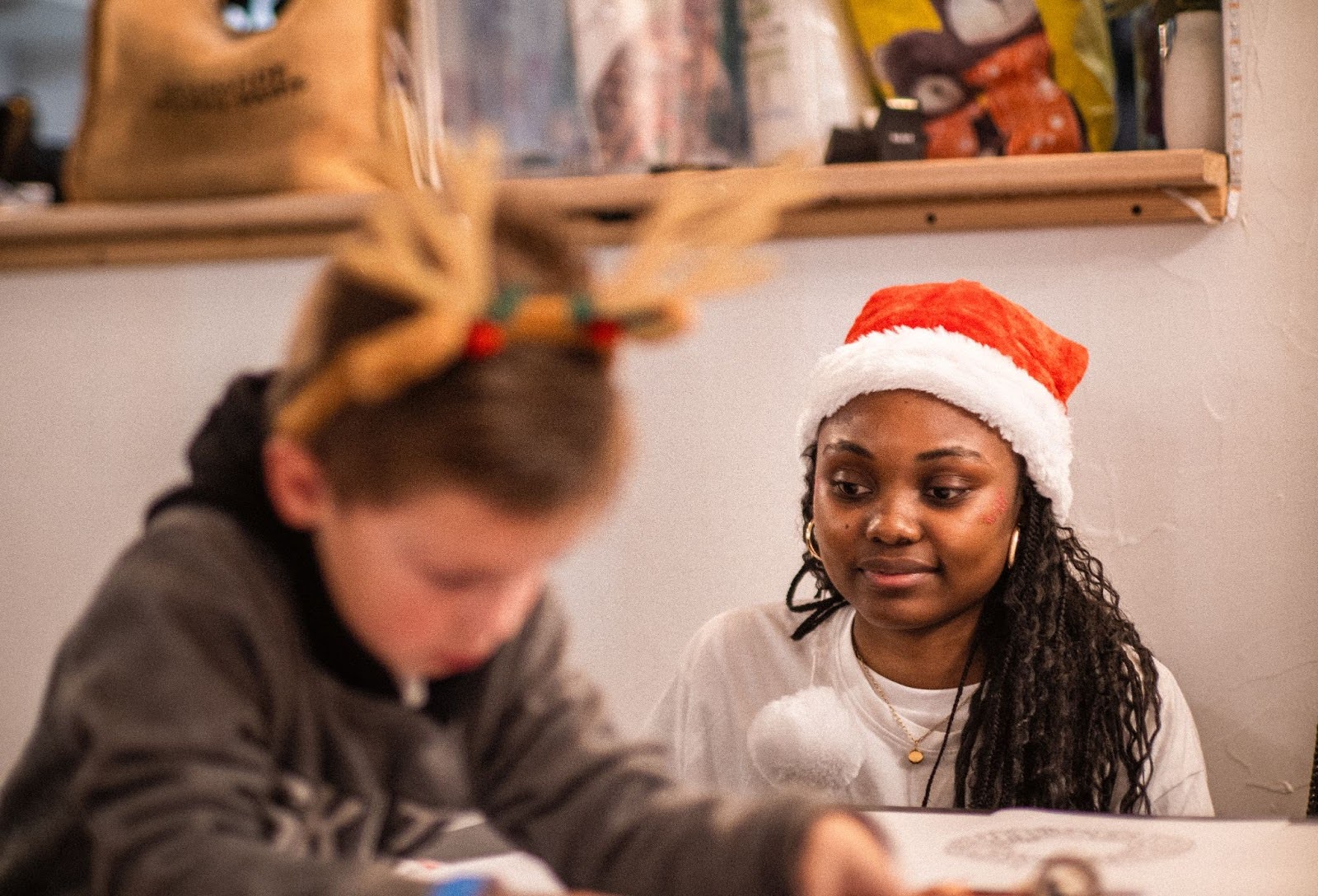 enfants arbre de noel en entreprise